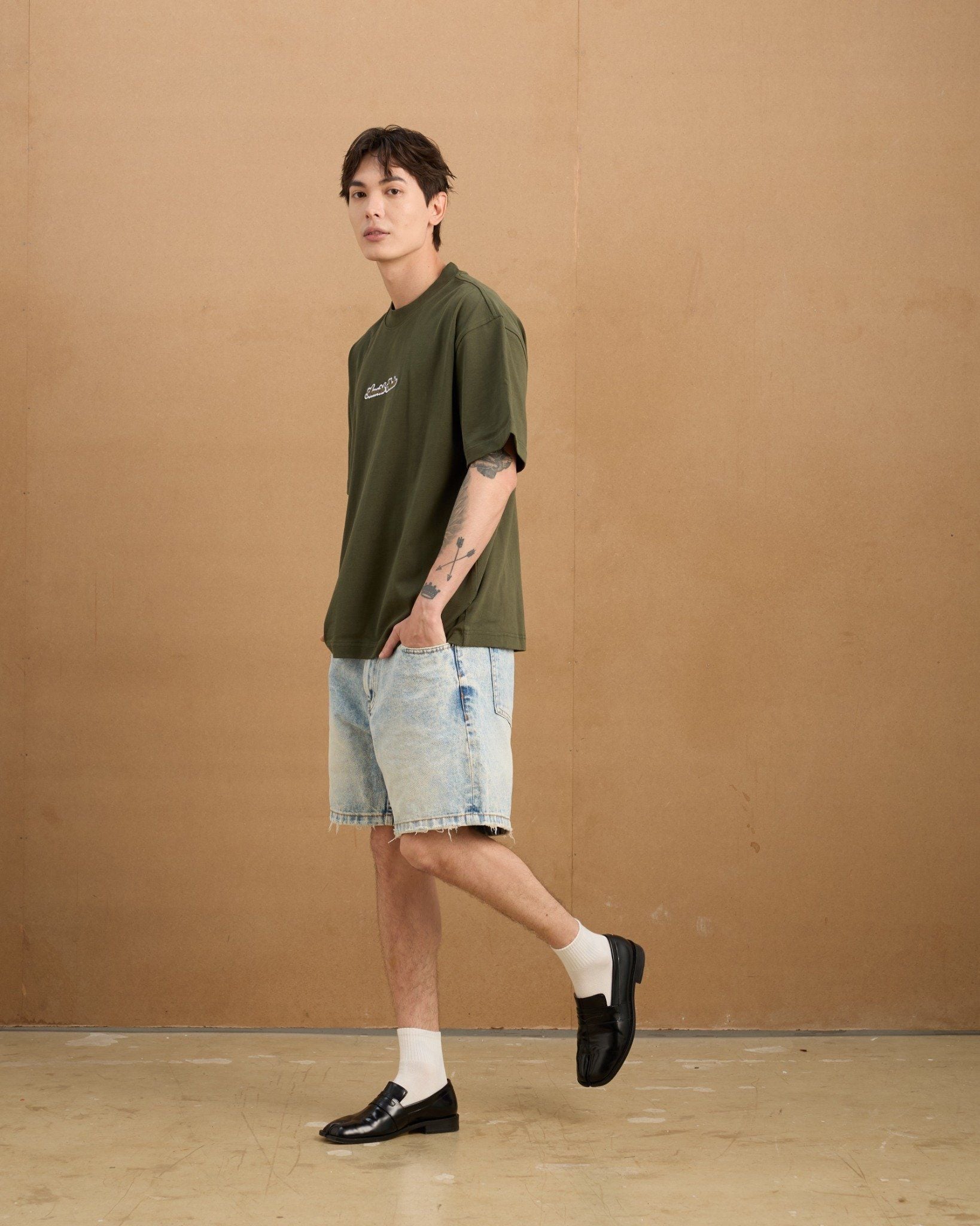  BASIC EMBROIDERY TSHIRT - OLIVE 