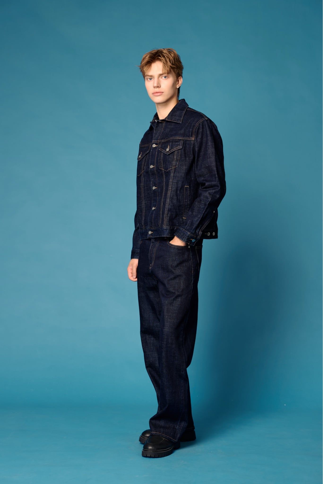  TRUCKER SELVEDGE DENIM JACKET - RAW BLUE 