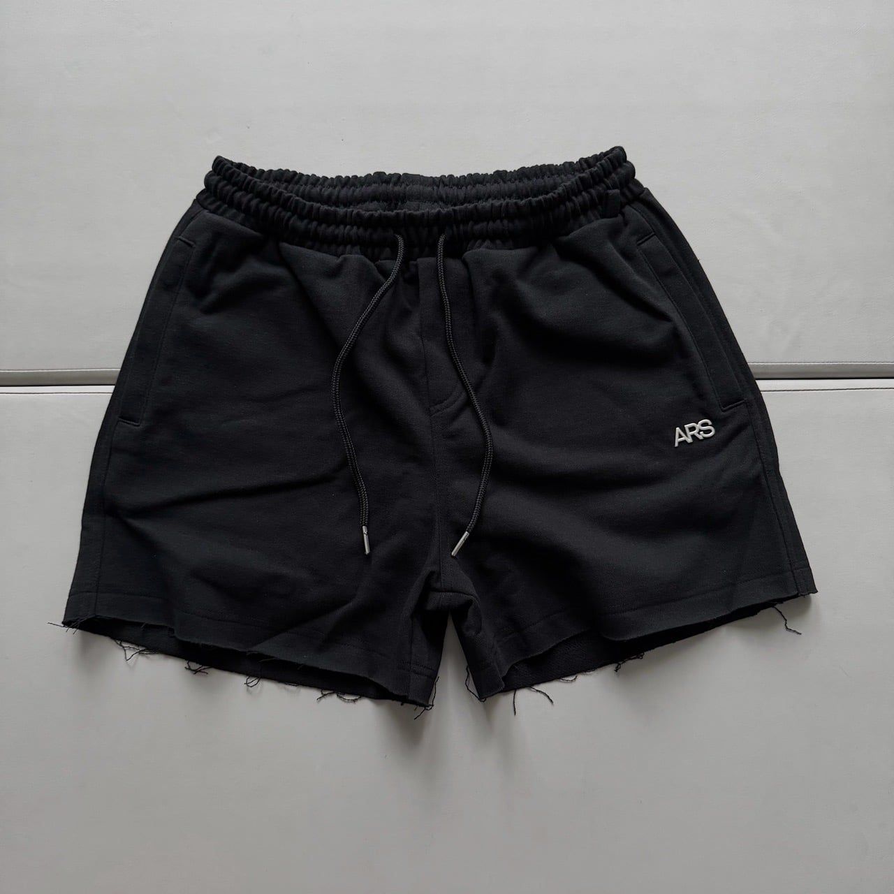  METAL LOGO SWEATSHORT - BLACK 