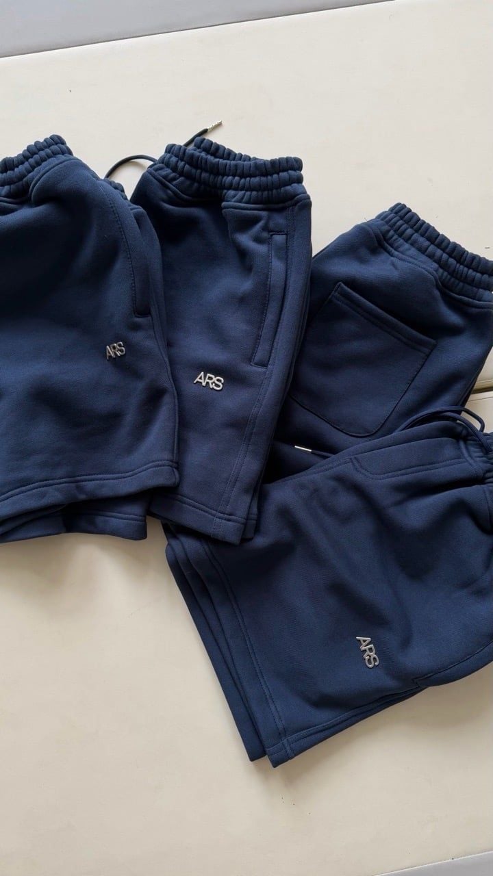  METAL LOGO SWEATSHORT - NAVY 