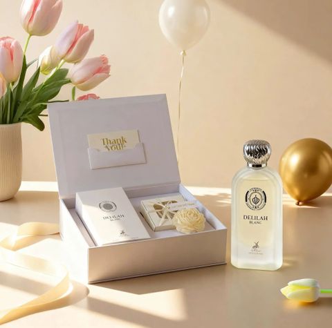  Set quà nước Hoa Delilah Blanc 100ml + Nến Sáp thơm 