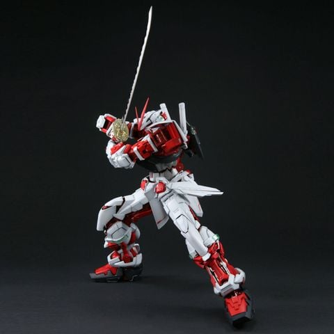 [Pre-order / Đặt trước] PG 1/60 GUNDAM ASTRAY RED FRAME