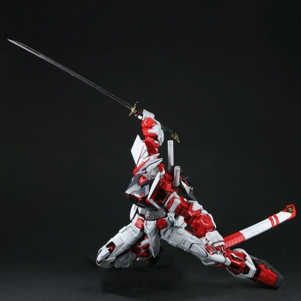 [Pre-order / Đặt trước] PG 1/60 GUNDAM ASTRAY RED FRAME