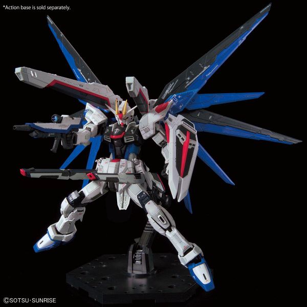 RG 1/144 The Gundam Base Limited Freedom Gundam Ver. GCP