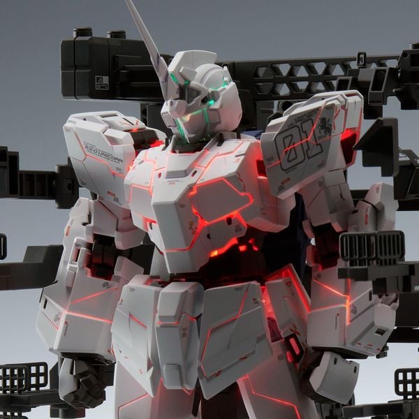 MGEX 1/100 Unicorn Gundam Ver Ka - Premium Unicorn Mode Box Kit