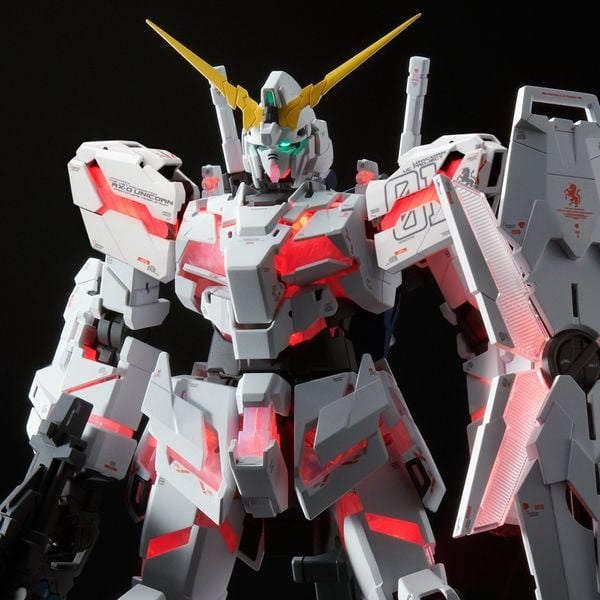 MGEX 1/100 Unicorn Gundam Ver Ka - Premium Unicorn Mode Box Kit