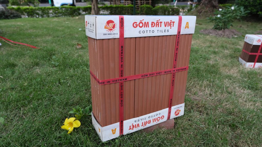 THẺ GÂN 330X100MM COTTO MÀU ĐỎ LOẠI A