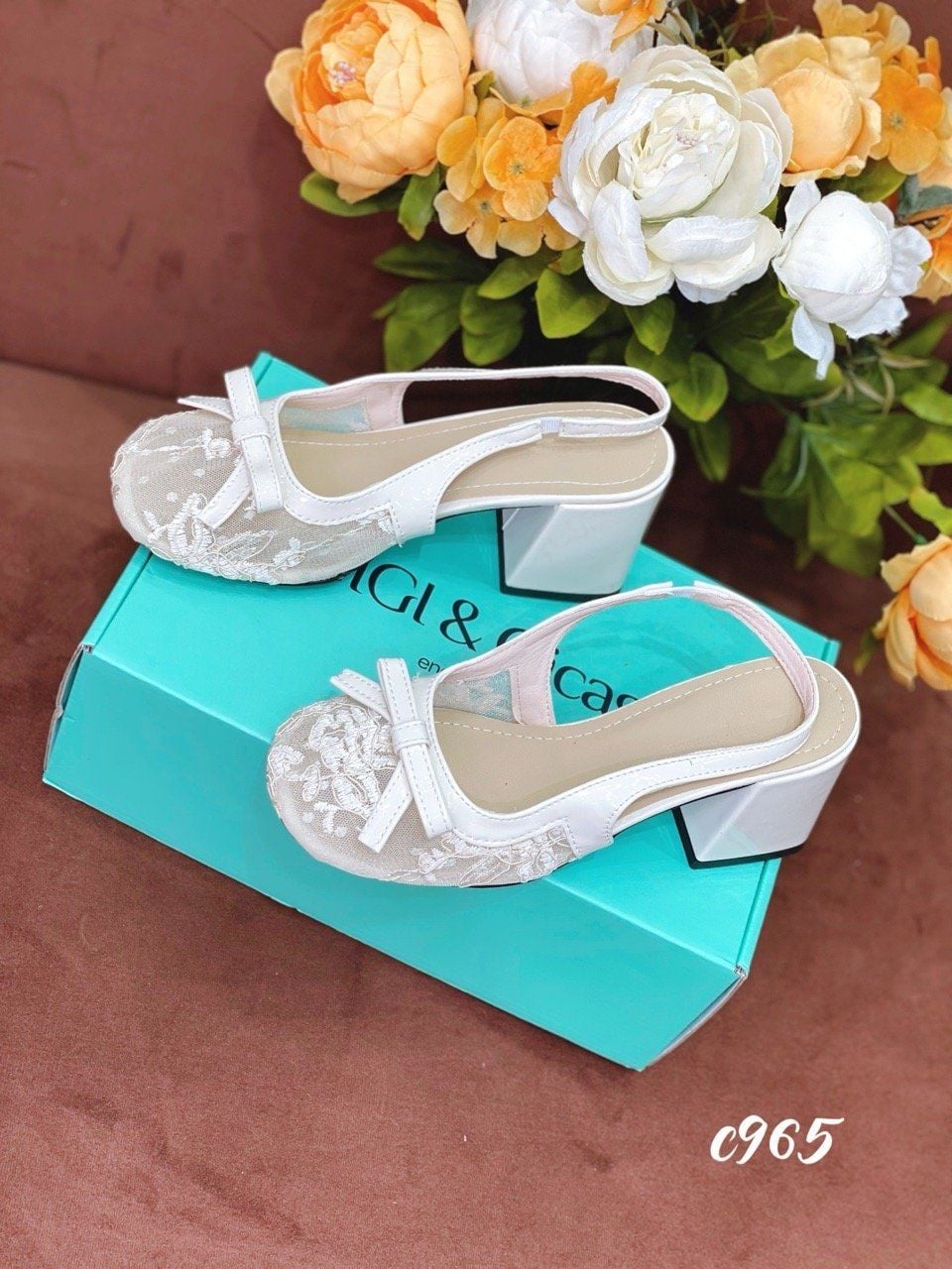Cao gót vuông mũi tròn ren hở gót C965
