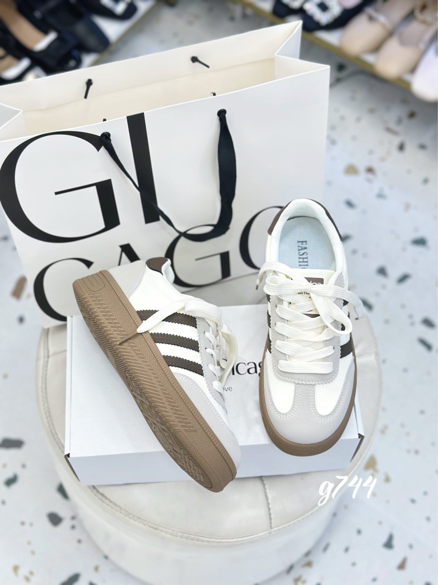 Giày thể thao G744