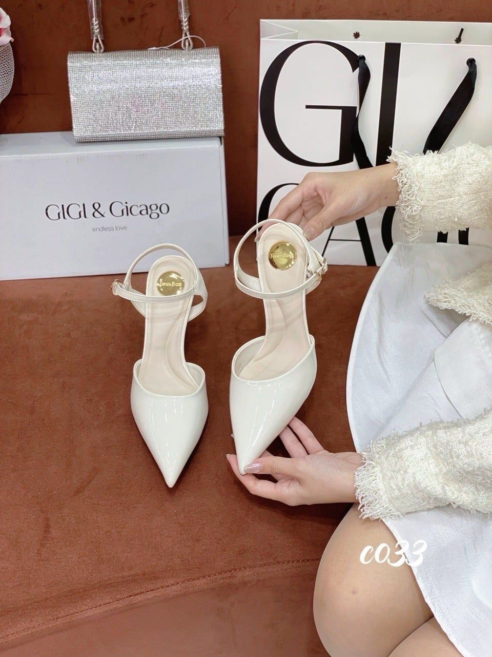 Cao gót nhọn da trơn cài quài C033