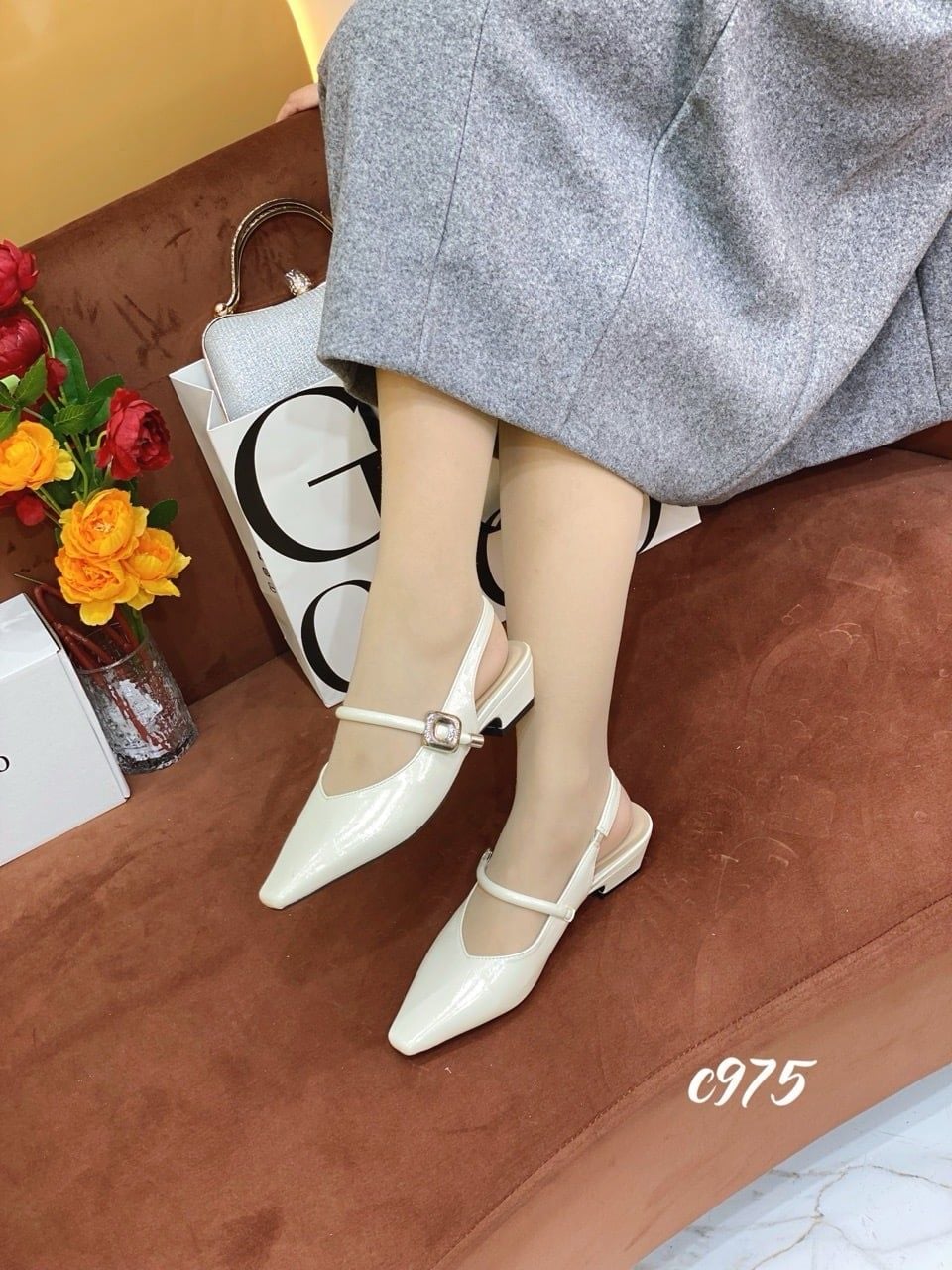 Giày cao gót nhọn hở gót C975