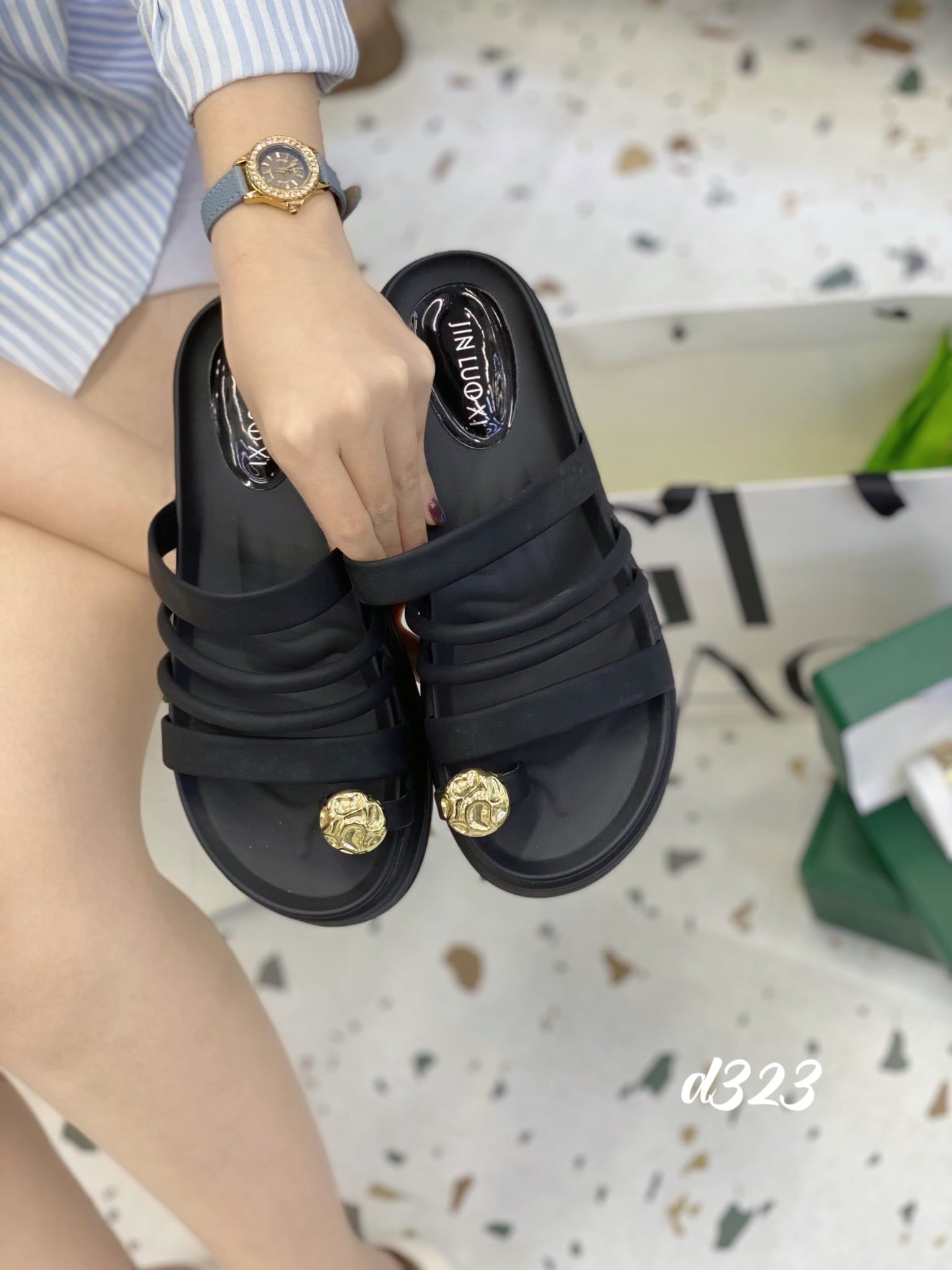 Dép bánh mì nhẫn dây ngang D323