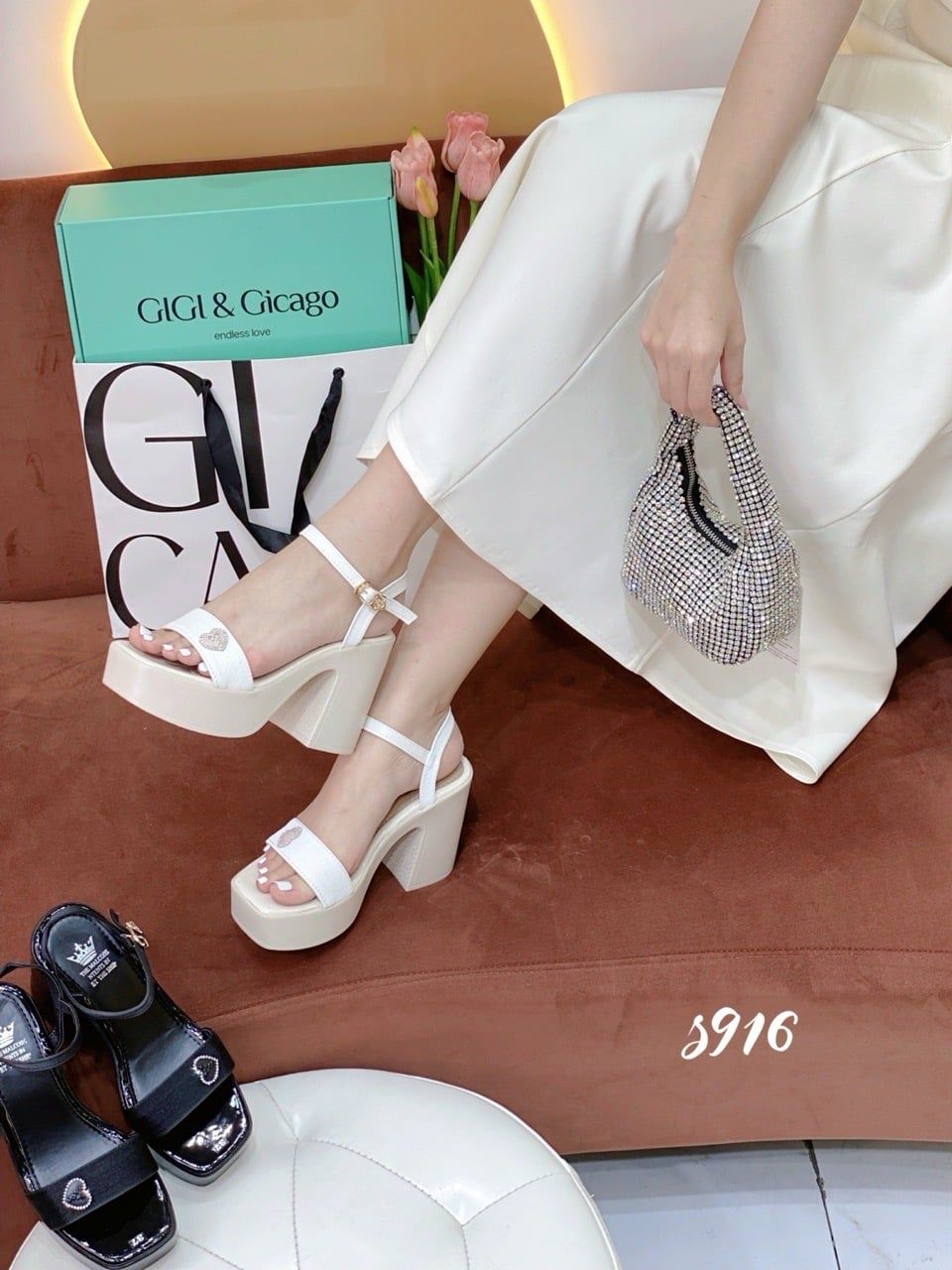 Sandal gót vuông trái tim S916