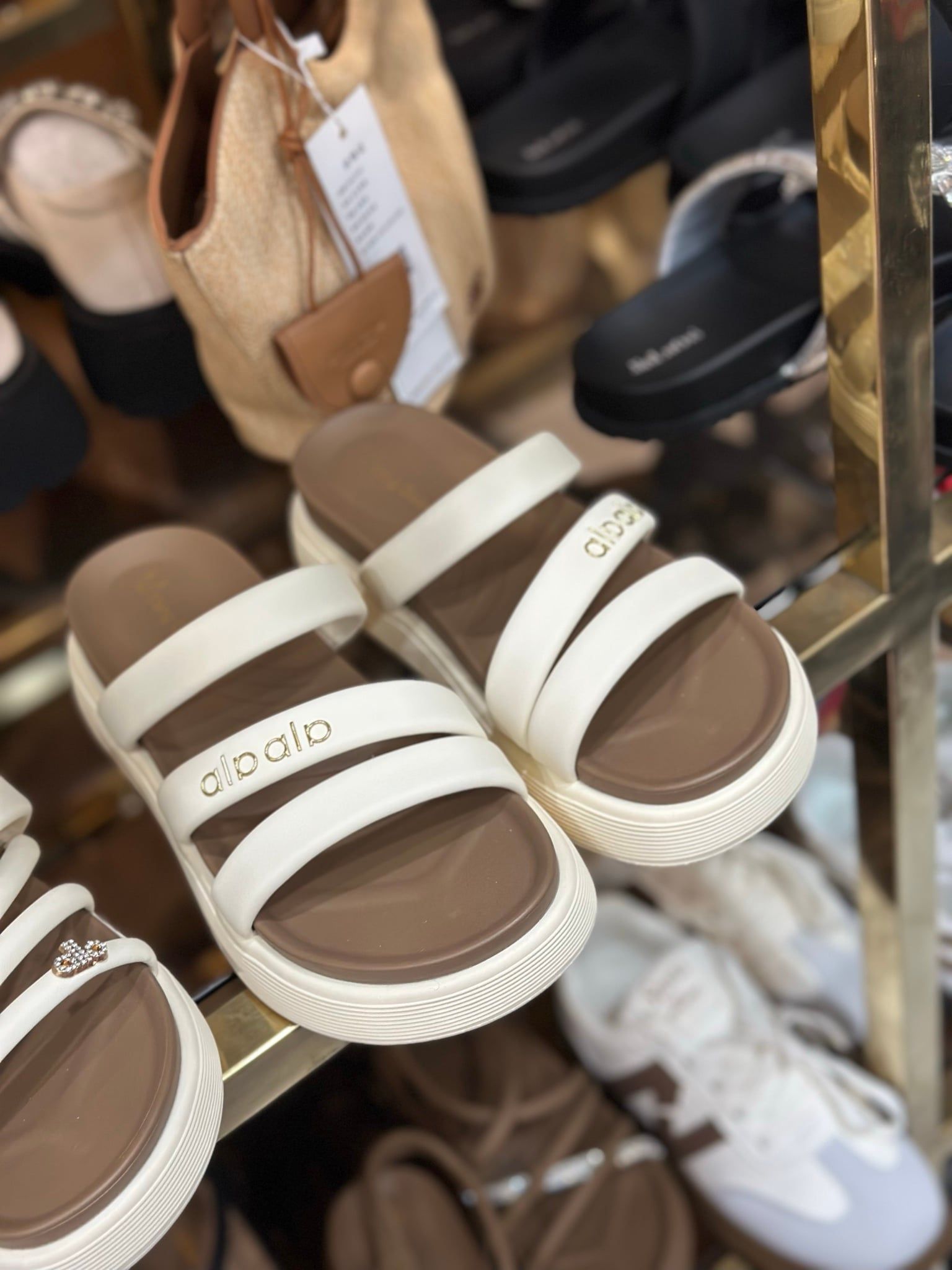 Dép bánh mì dây alo D411