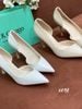 Cao gót nhọn da trơn hở eo C048
