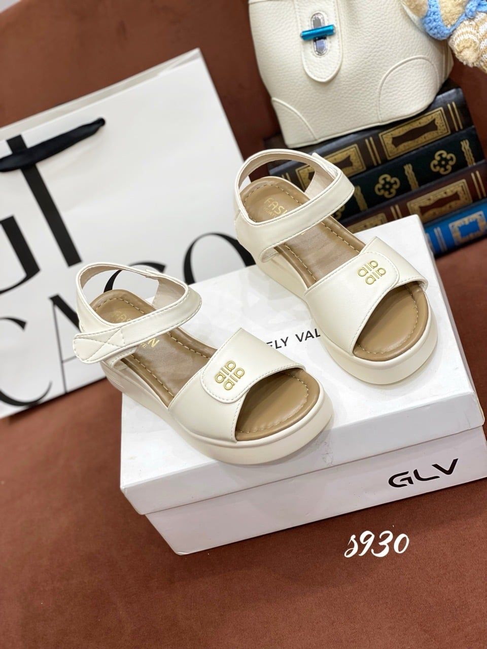 Sandal đế xuồng S930