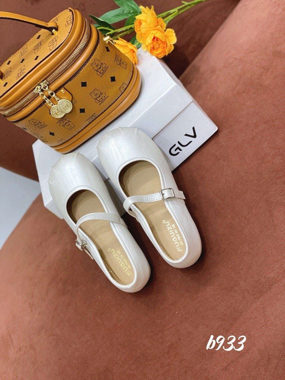 Búp bê mũi tròn B933