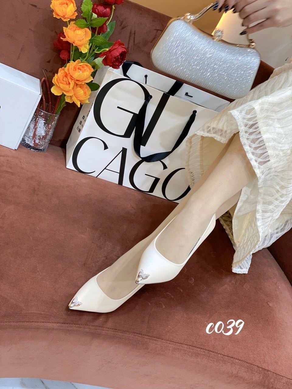 Cao gót nhọn da trơn Charm Bướm C039