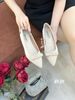 Búp bê mũi nhọn Miu B936