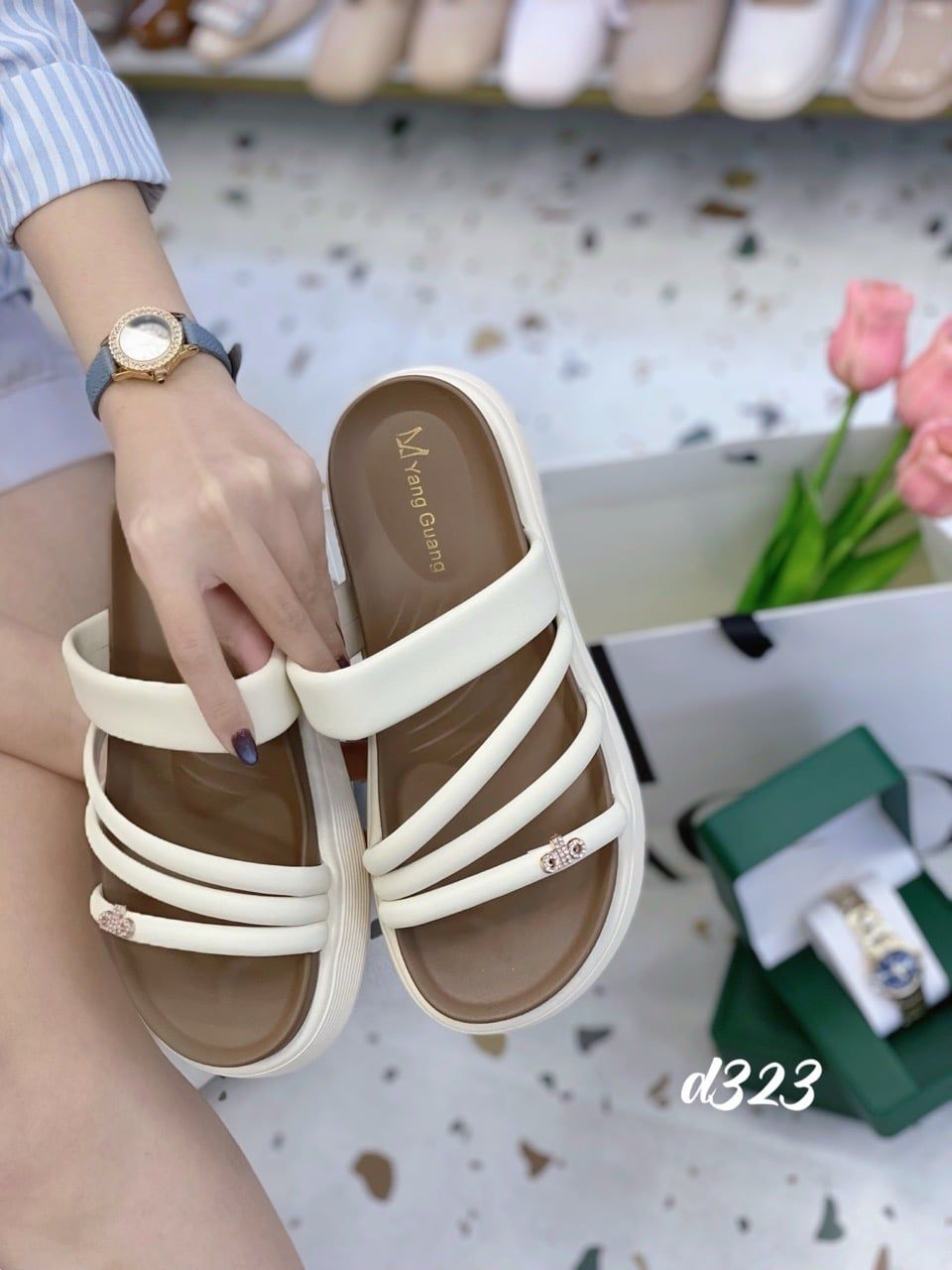 Dép bánh mì dây alo charm D412