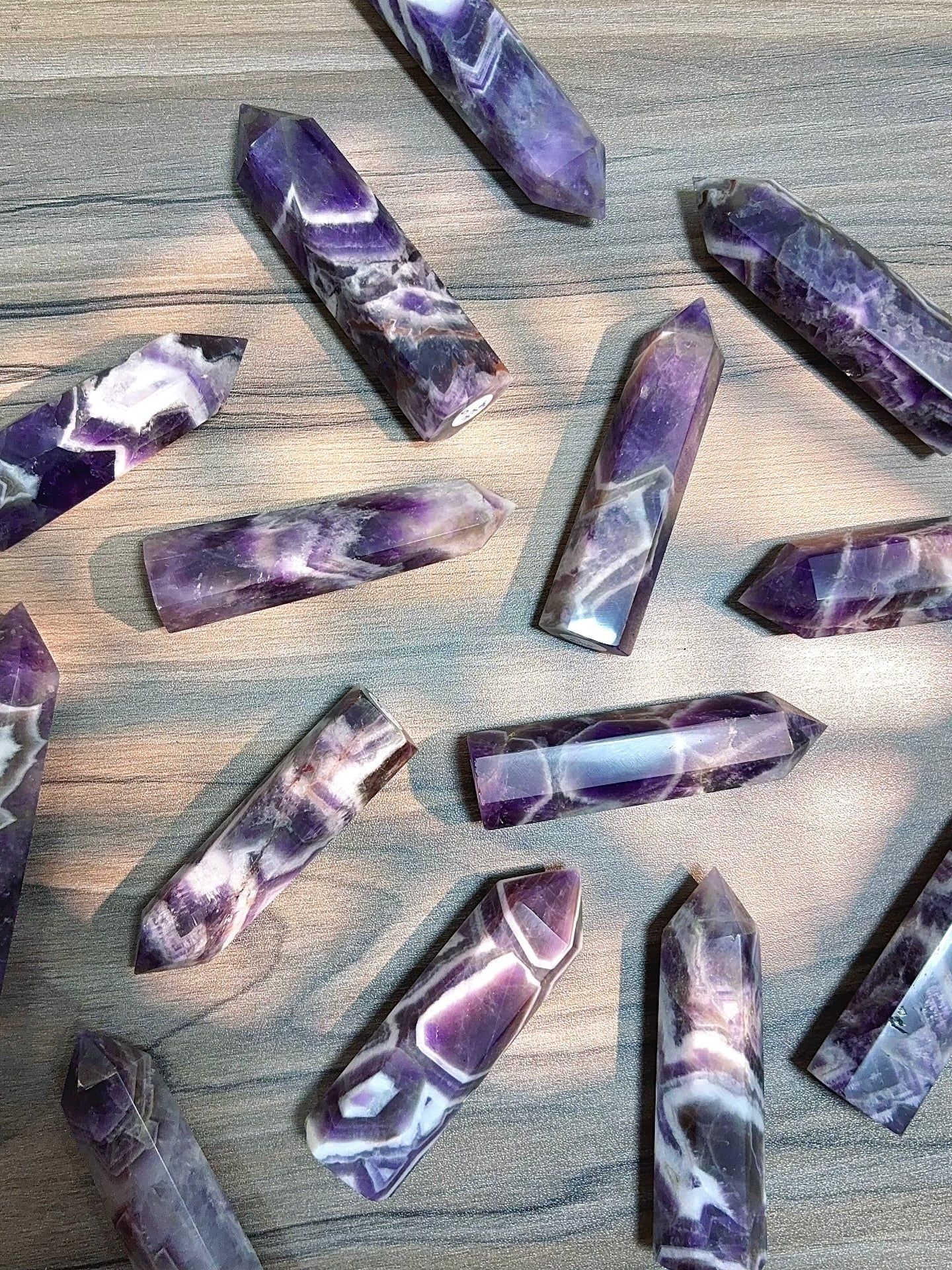  Trụ Dream Amethyst Chevron (gr) Thạch anh Tím vân 