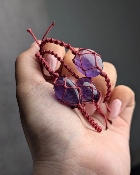  Vòng tay macrame tumbled thạch anh Tím ( Amethyst ) 