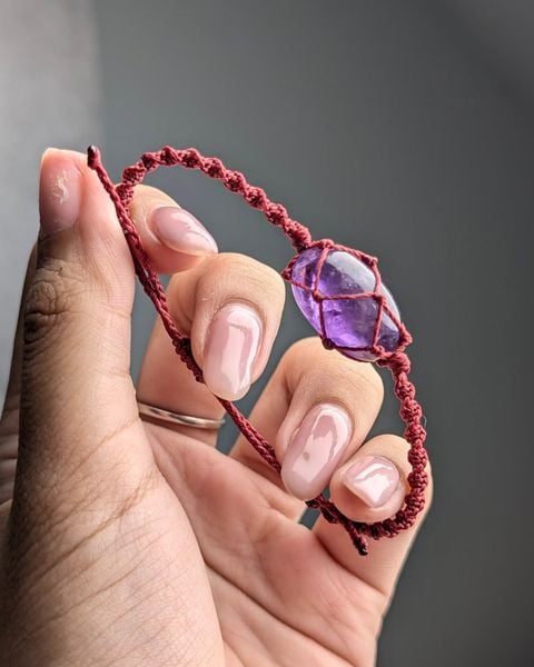  Vòng tay macrame tumbled thạch anh Tím ( Amethyst ) 