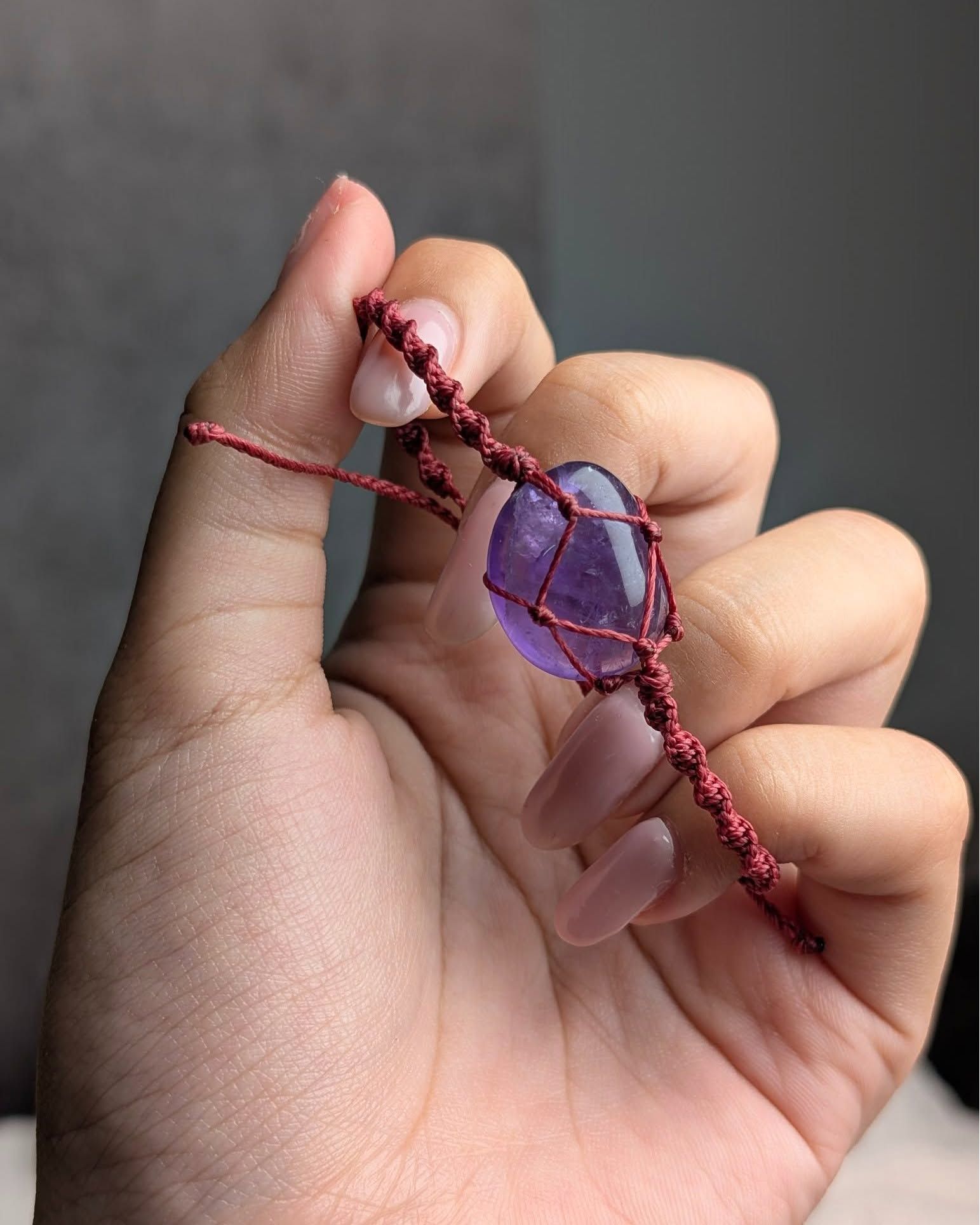  Vòng tay macrame tumbled thạch anh Tím ( Amethyst ) 
