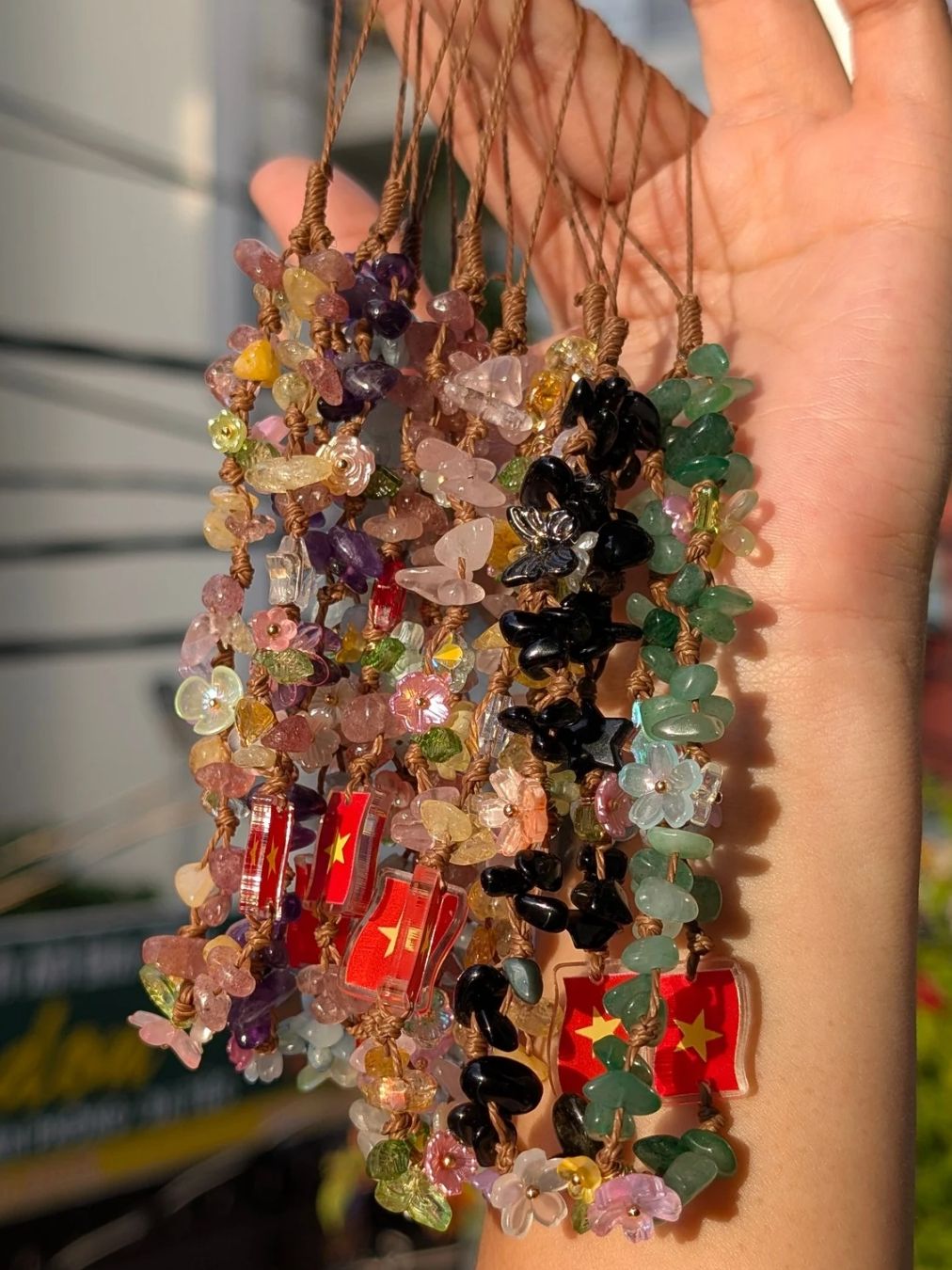  Dây treo điện thoại charm cờ Việt Nam handmade mix đá năng lượng xinh xắn, dễ thương | Mystic Corner 