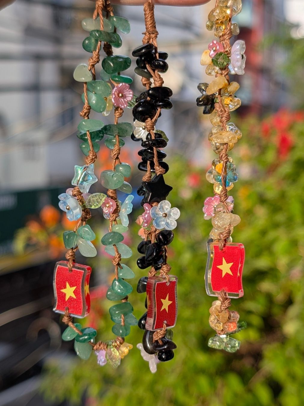  Dây treo điện thoại charm cờ Việt Nam handmade mix đá năng lượng xinh xắn, dễ thương | Mystic Corner 