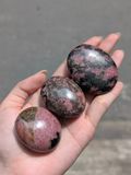  Viên Palm Đá Tường Vi Rhodonite Chữa Lành Cảm Xúc Cộng Sinh Black Tourmaline| Thanh Tẩy Tarot, Reiki 