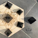  Kim tự tháp đá Black Tourmaline, 