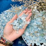  Vụn đá Aquamarine hỗ trợ học tập, luân xa 5, đá thanh tẩy, đá thạch anh, đá phong thuỷ 