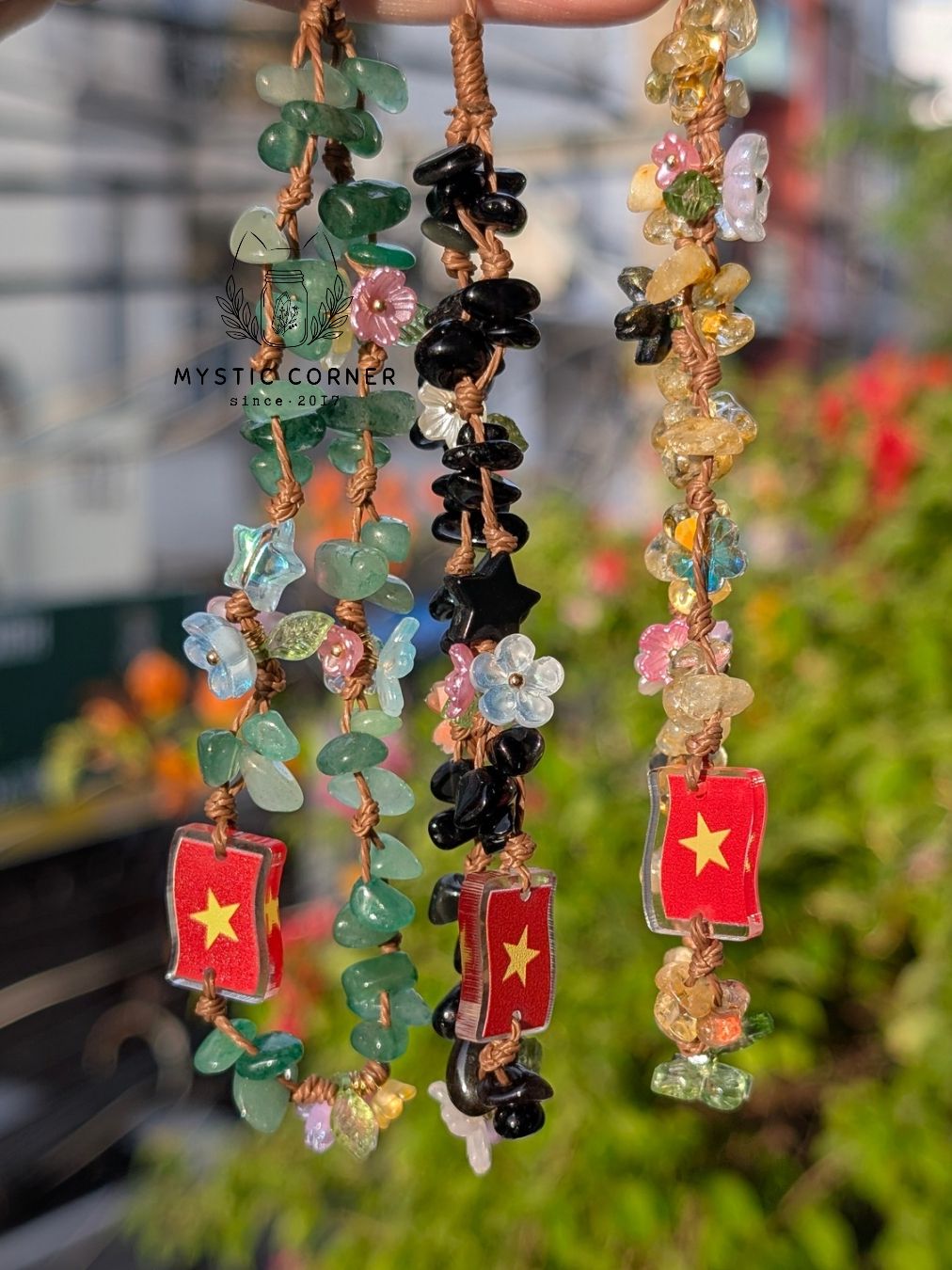  Dây treo điện thoại charm cờ Việt Nam handmade mix đá năng lượng xinh xắn, dễ thương | Mystic Corner 