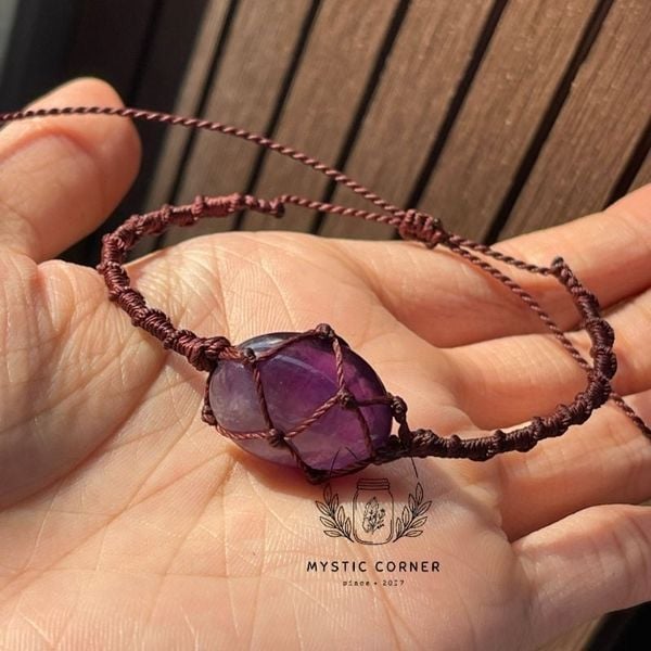  Vòng tay macrame tumbled thạch anh Tím (Amethyst) 