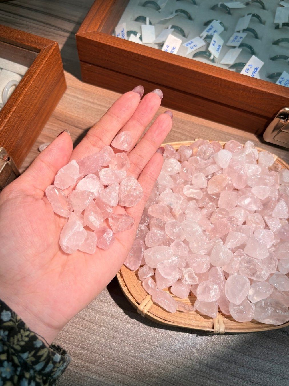  Vụn đá thanh tẩy Thach anh Hồng Rose Quartz, love, đá phong thủy, dùng cho Tarot, Reiki, Thiền Định 