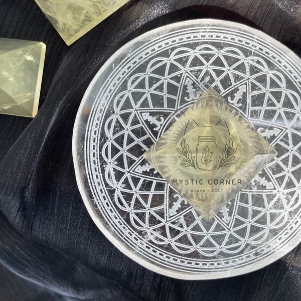  Kim tự tháp đá thạch anh Vàng (Citrine) may mắn dùng trong Tarot, Reiki, thiền định, phong thủy 