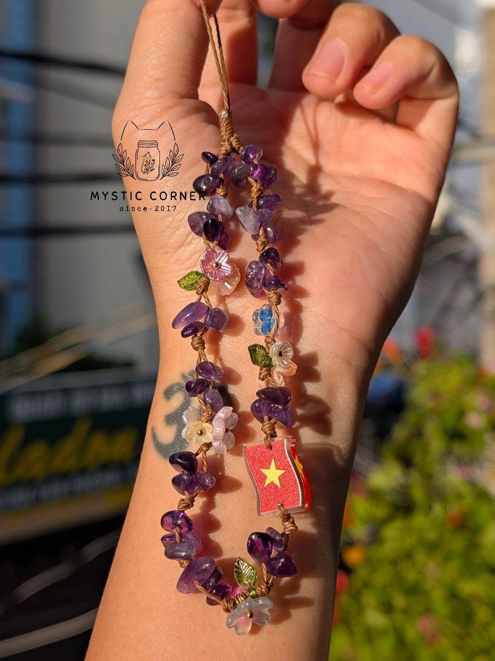  Dây treo điện thoại charm cờ Việt Nam handmade mix đá năng lượng xinh xắn, dễ thương | Mystic Corner 