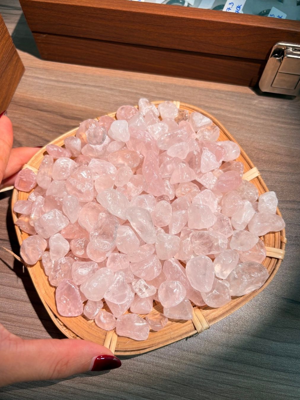  Vụn đá thanh tẩy Thach anh Hồng Rose Quartz, love, đá phong thủy, dùng cho Tarot, Reiki, Thiền Định 