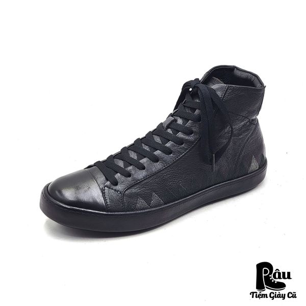  |SIZE 42| CROQUIS BY JNBY EMBROIDERED PATTERN BLACK LEATHER HI-TOP SNEAKER Z42-7357 