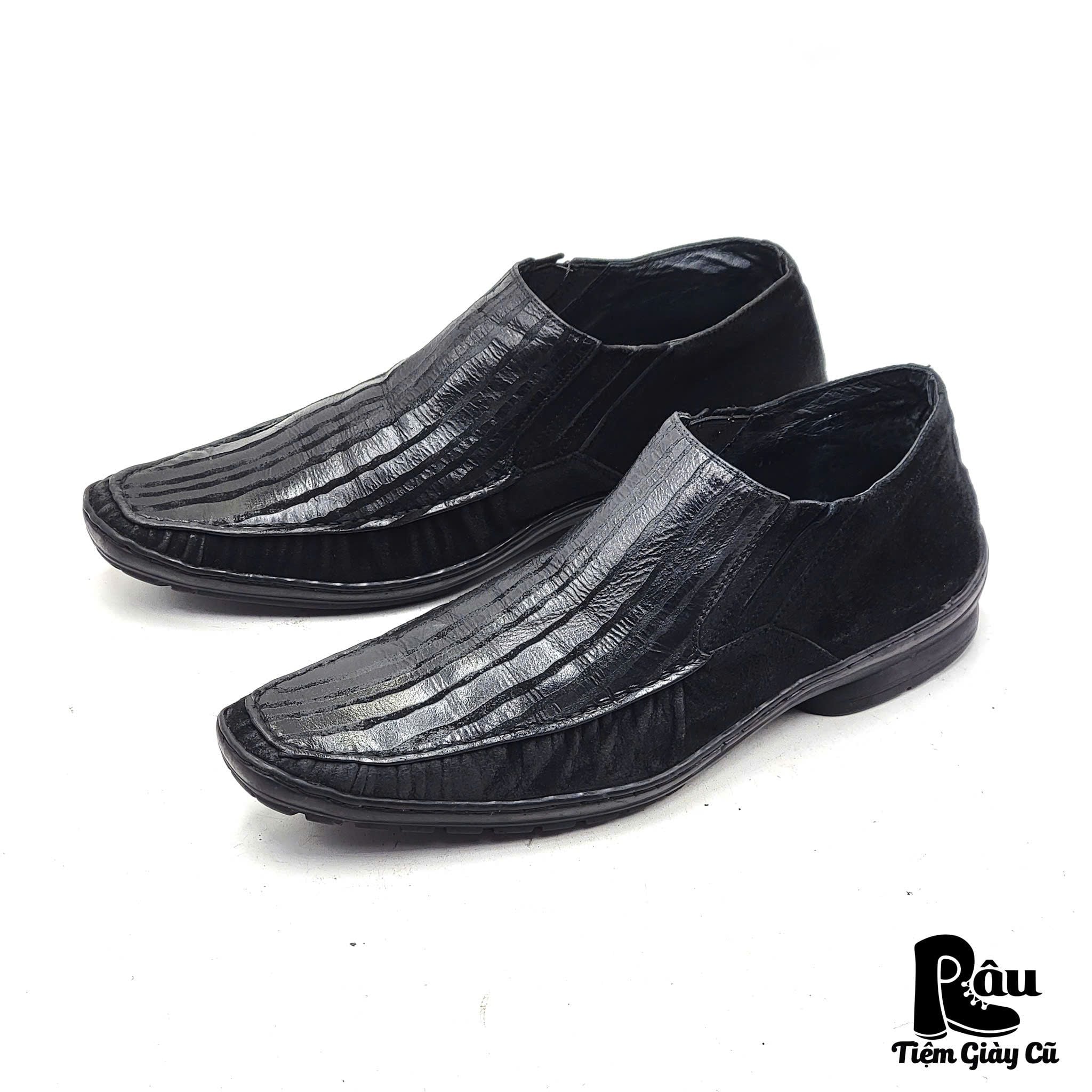  |SIZE 40| BLACK LEATHER SLIP-ON SHOES AU40-7692 
