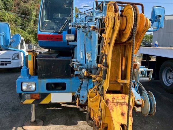 Bán Cẩu bánh lốp 13 tấn Kato KRM13H-2 nhập Nhật đời 2009 cũ