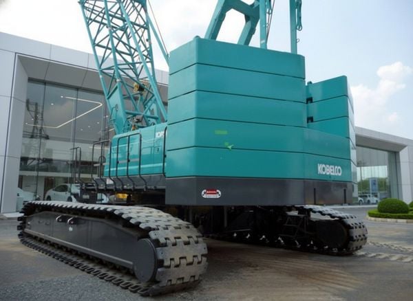 cẩu bánh xích Kobelco 7120 đời 2005