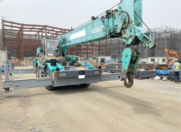 Bán Cẩu lốp 25 tấn cũ Kobelco RK250-3 đời 1996 Nhập Nhật