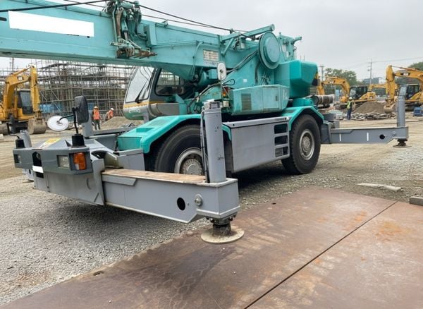 Bán Cẩu lốp 25 tấn cũ Kobelco RK250-3 đời 1996 Nhập Nhật