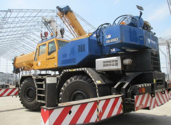 Cẩu lốp 60 tấn Tadano GR600EX-3