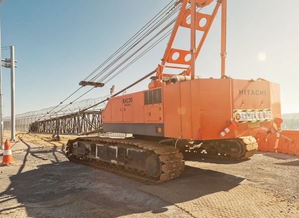 Cẩu Bánh Xích Thủy Lực HITACHI KH230-3 Đời 1995