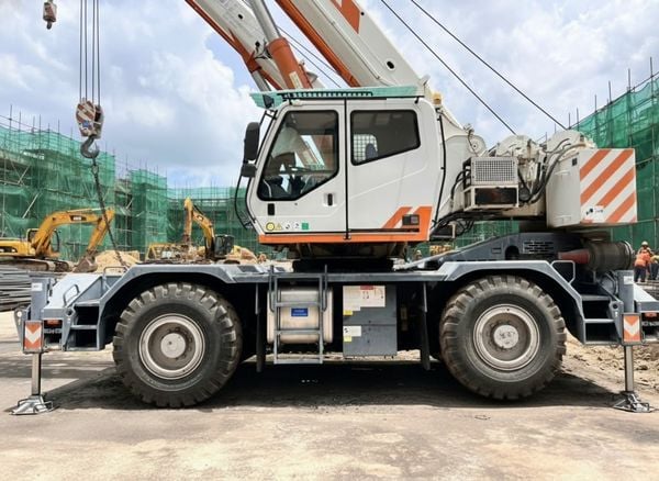 Cẩu Bánh Béo 35 Tấn Cũ Zoomlion RT35 Đời 2015