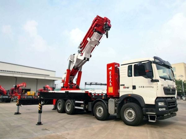 Cẩu gấp SUNHUNK H3480 là dòng cẩu gấp (knuckle boom) siêu trọng