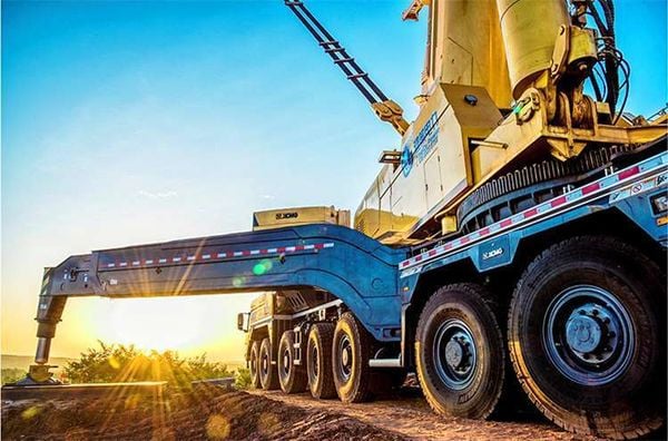 Cẩu lốp 1200 tấn